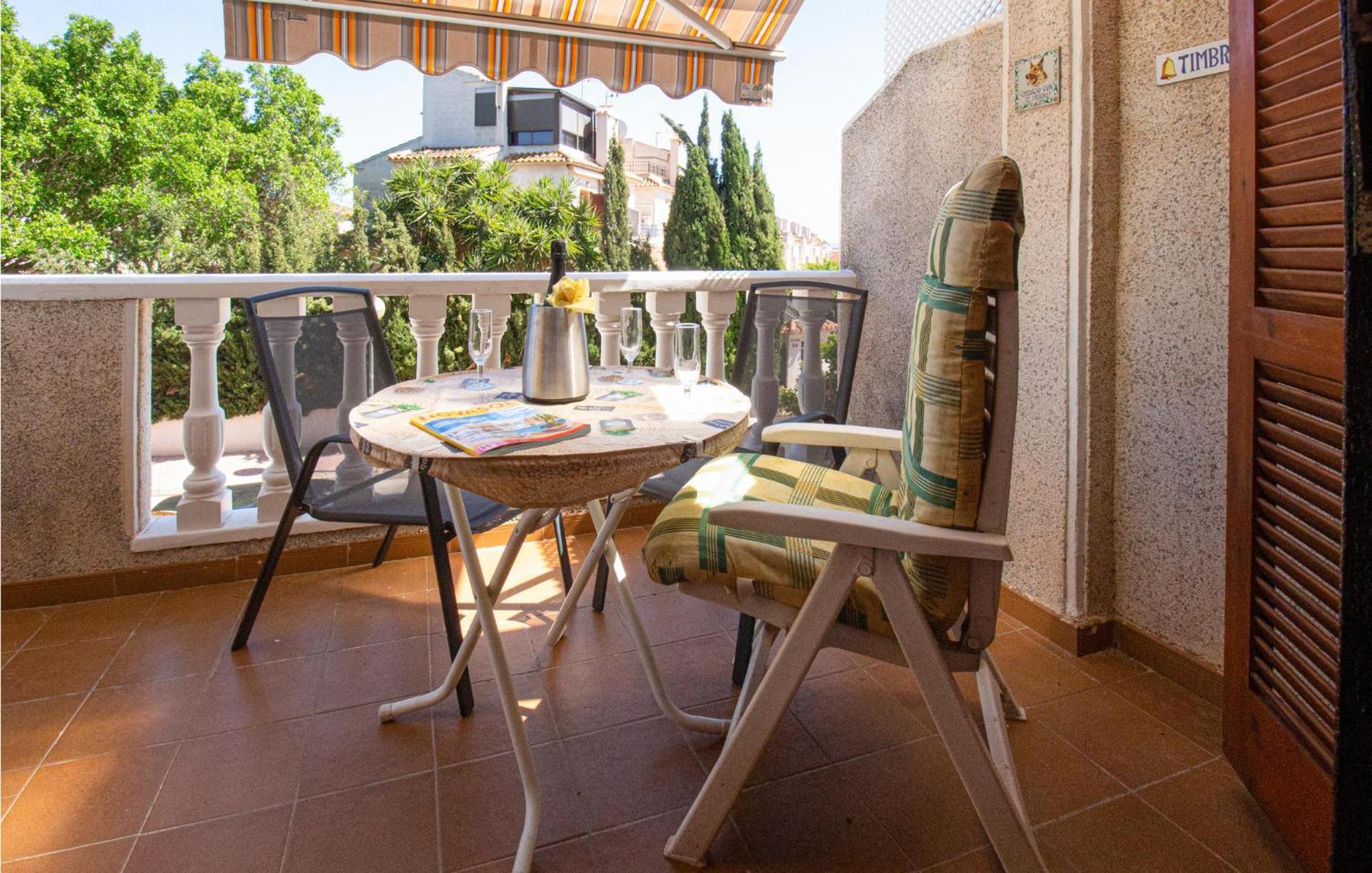 Cozy Apartment In Guardamar Del Segura Eksteriør bilde